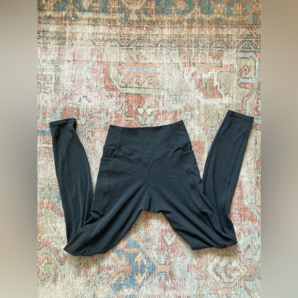 Vitality ascend leggings with pockets